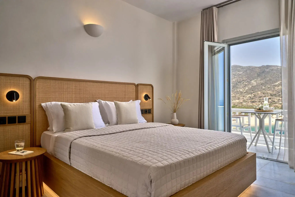 Deluxe Double room with sea view (full double bed)