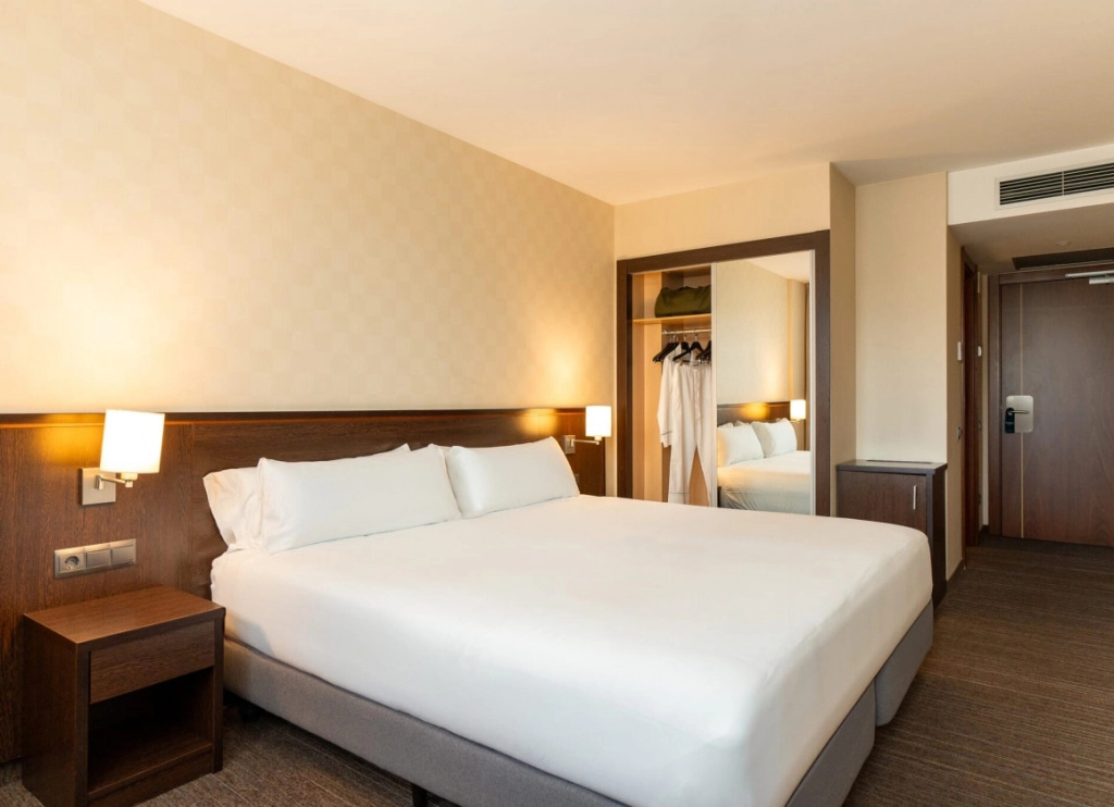 Design Double room (full double bed)
