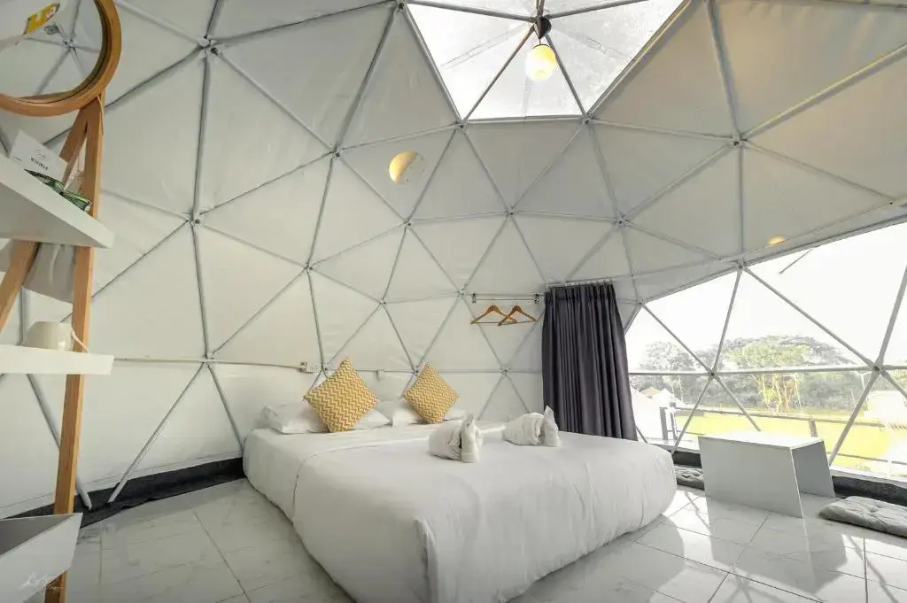 Deluxe Dome Double room (full double bed)