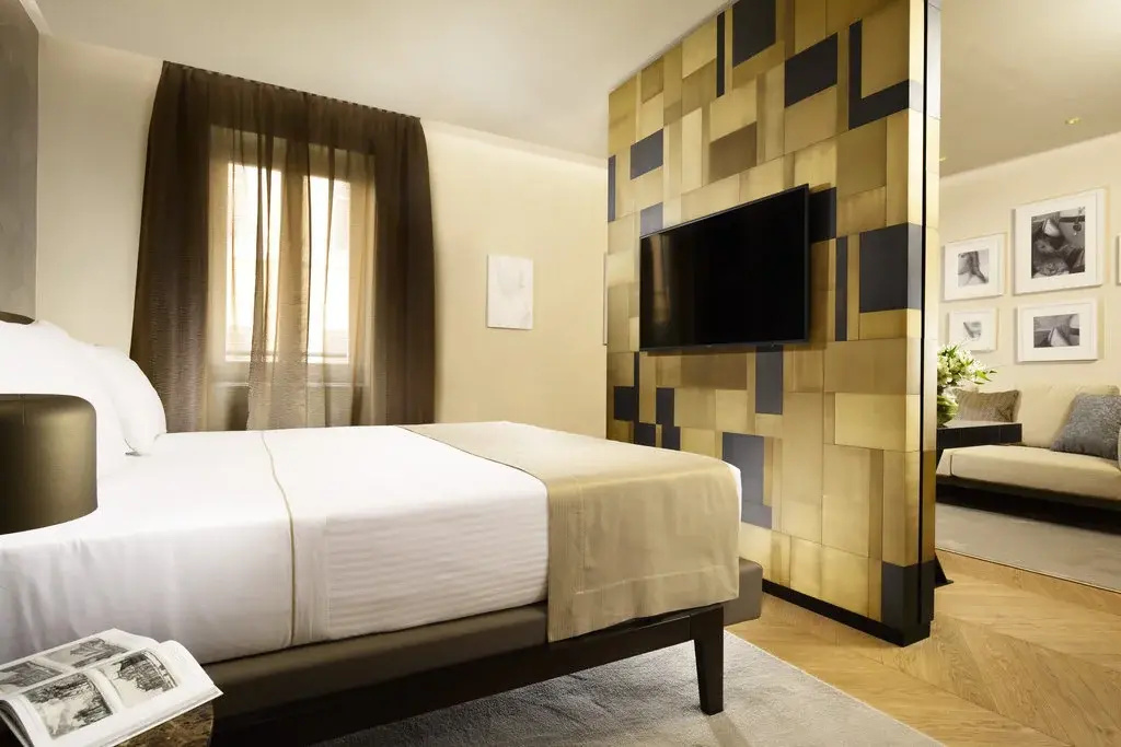Deluxe Double Suite (full double bed)