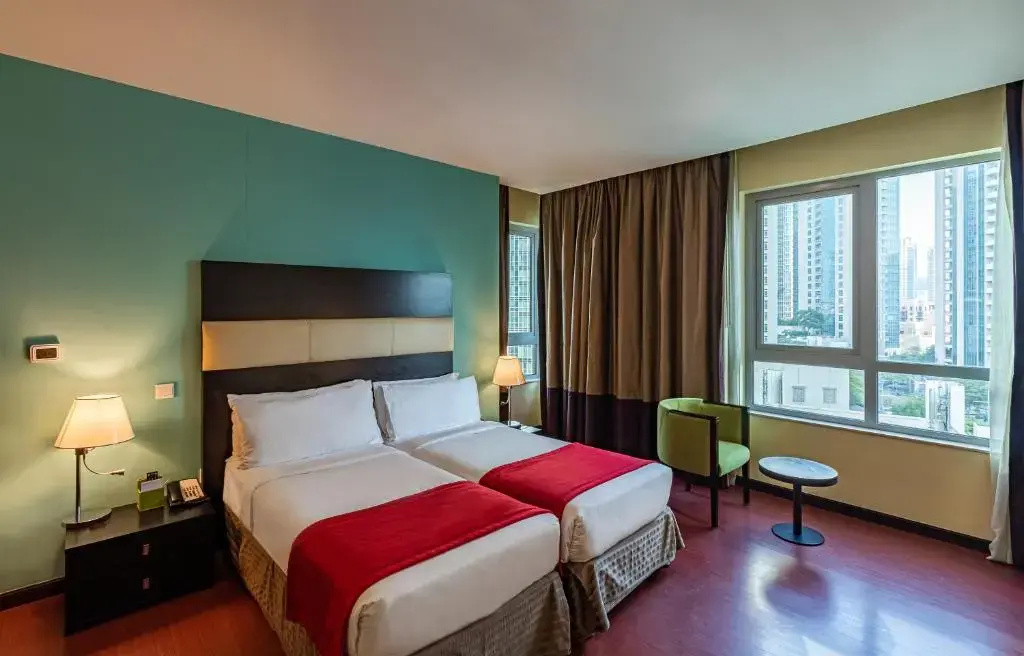 1 Bedroom Premium Double Suite with Downtown view (twin beds)