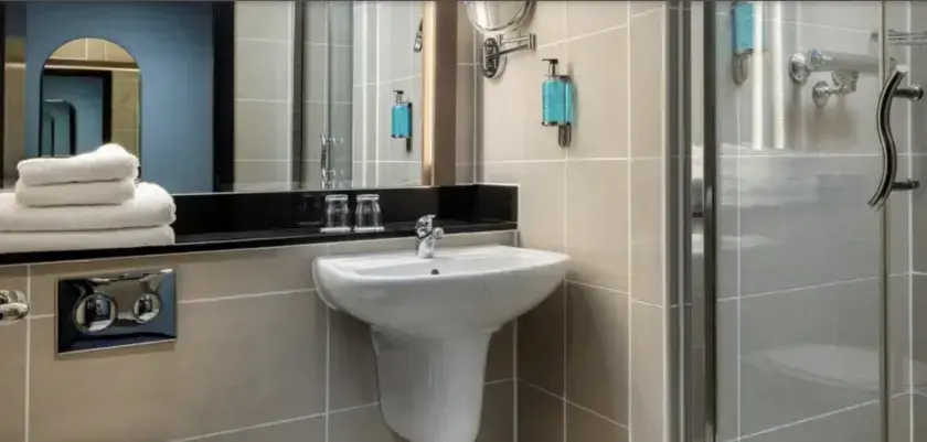 Academy Plaza Hotel - Chambres