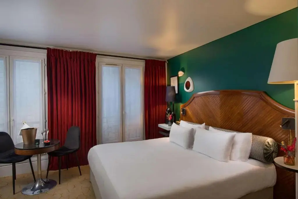 Double Suite (full double bed)