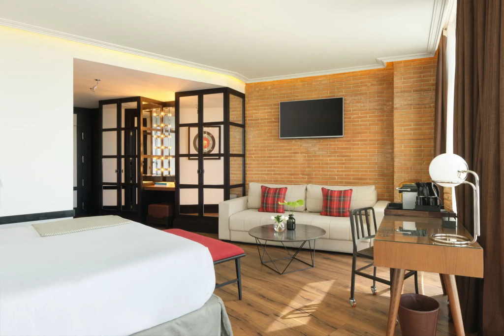Superior Double Suite twin beds