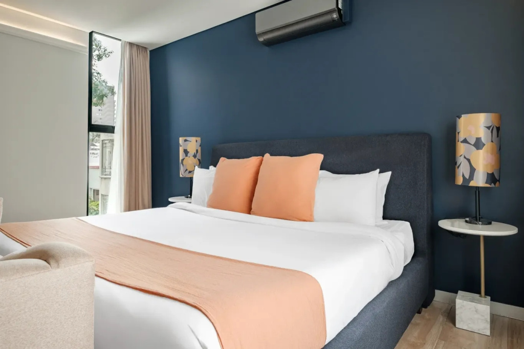 Deluxe Double Suite (full double bed)