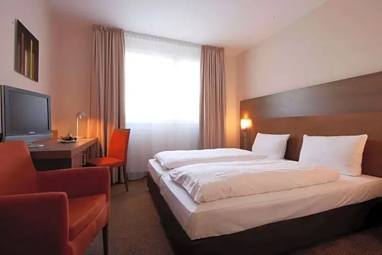Business Plus Double room (twin beds)