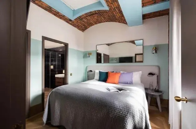1 Bedroom Premium Double Apartment (full double bed)