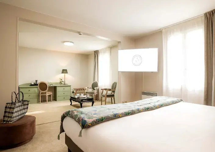 Classic Double room (full double bed)