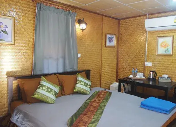 Garden Double Bungalow (full double bed)