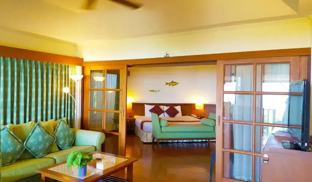 Двухместный люкс Cliff Beach c 1 комнатой двуспальная кровать в Birds and Bees Resort