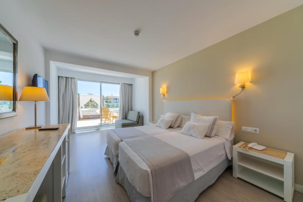 Standard Double room seafront (twin beds)