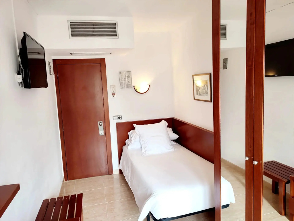 Single room with balcony