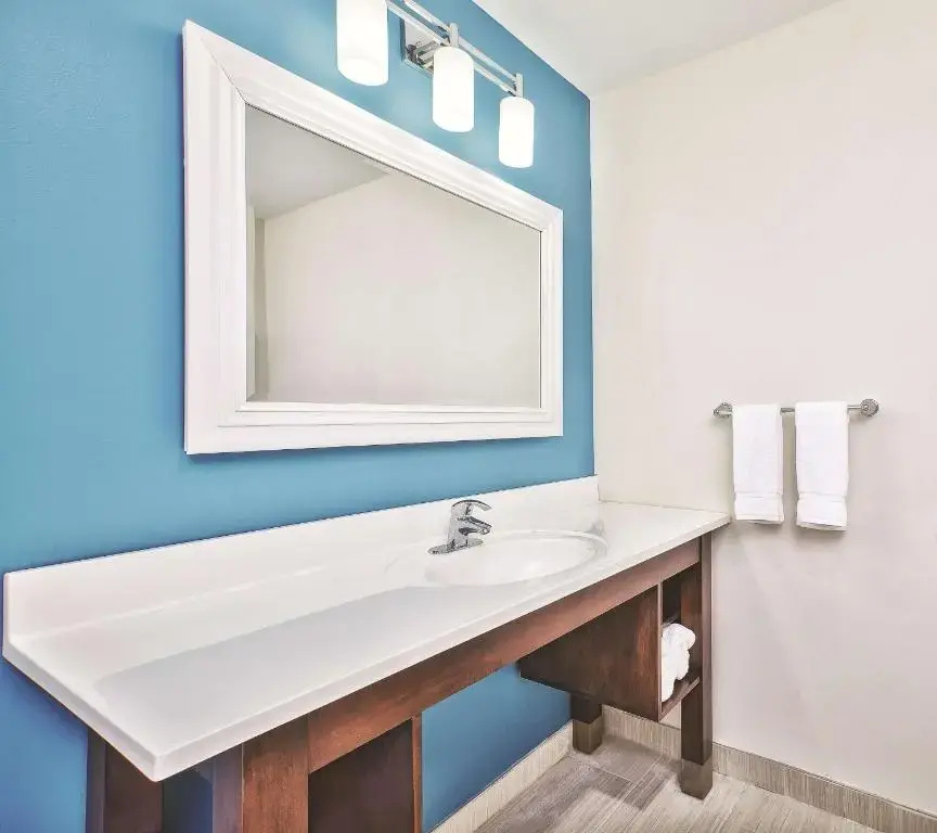 La Quinta Inn & Suites by Wyndham Niagara Falls - Chambres