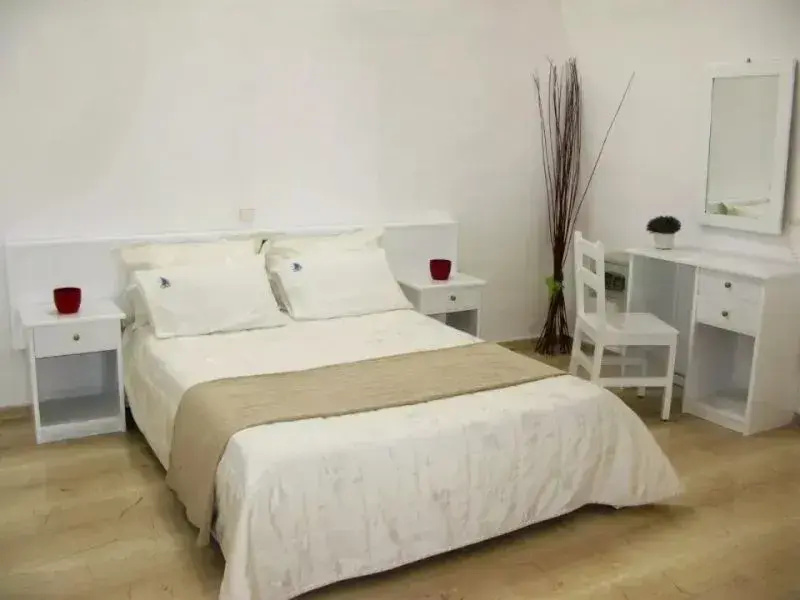 2 Bedrooms By the Pool Quadruple Apartment