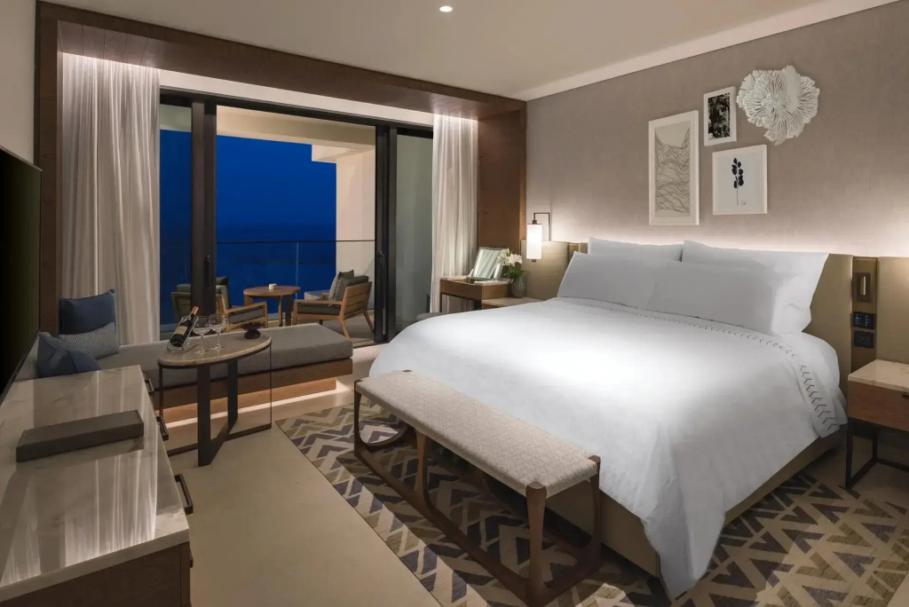 Grand Deluxe Double room with sea view (full double bed)