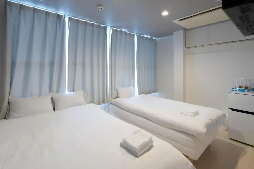 Economy Triple room