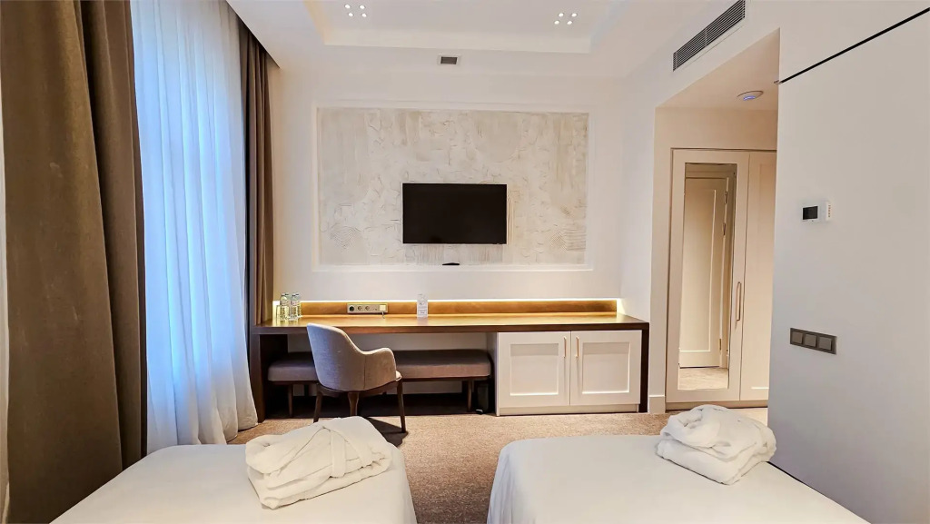 Двухместный номер Premium 2 отдельные кровати в Grand Hotel Tien Shan