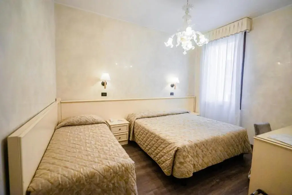 Carlton Capri Hotel - Chambres