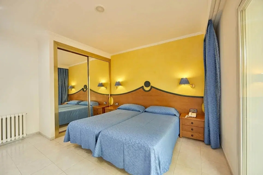 Double room (twin beds)