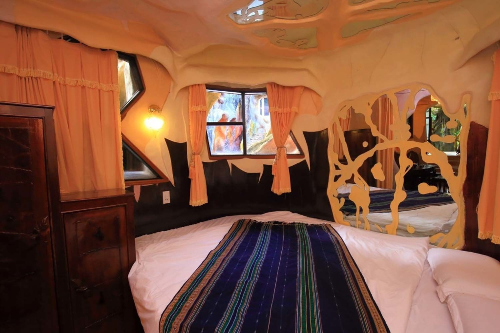 Ant Double room (full double bed)
