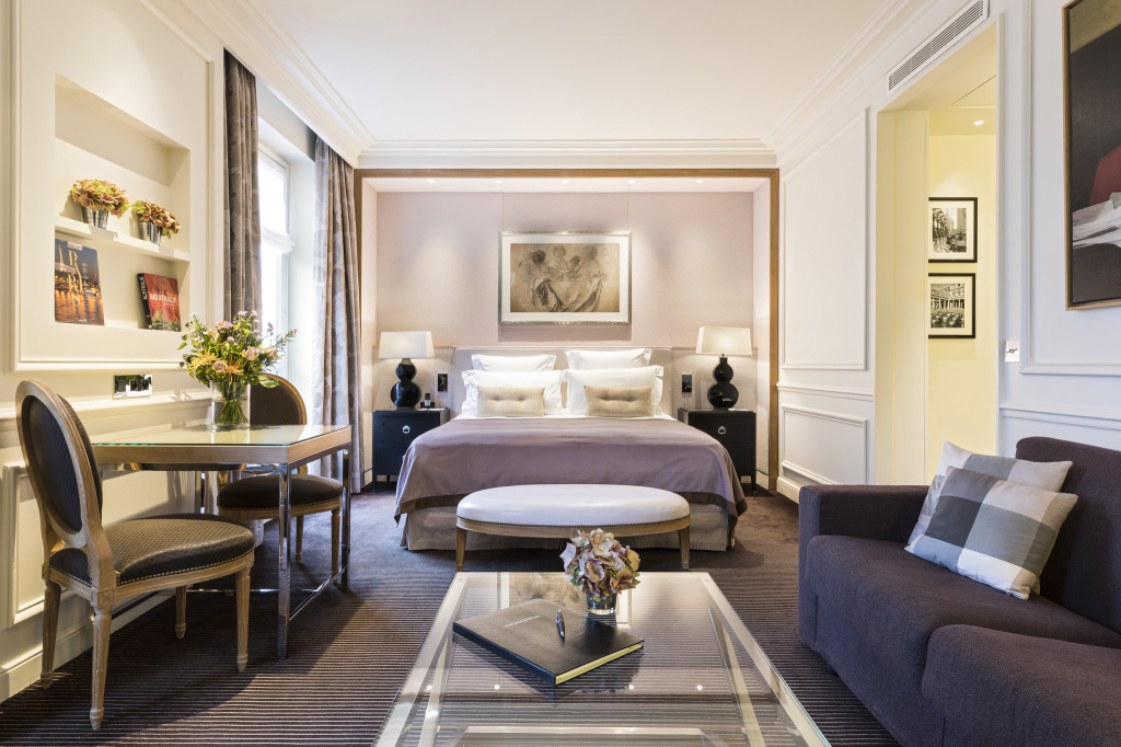 Grand Hotel du Palais Royal 53