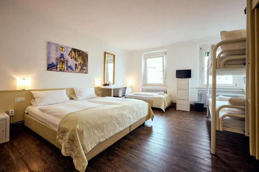 Triple room