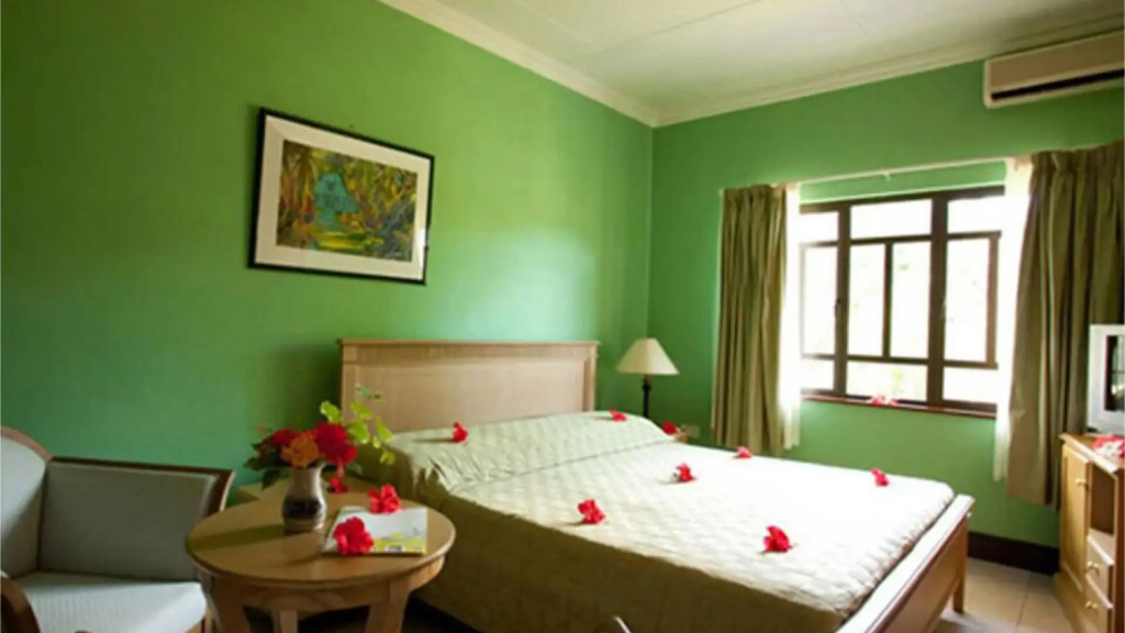 Gregoire's Double Apartment, bed type is subject to availability, annex, full double bed room photo 1
