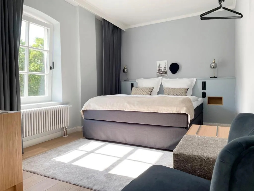 Double room (full double bed)