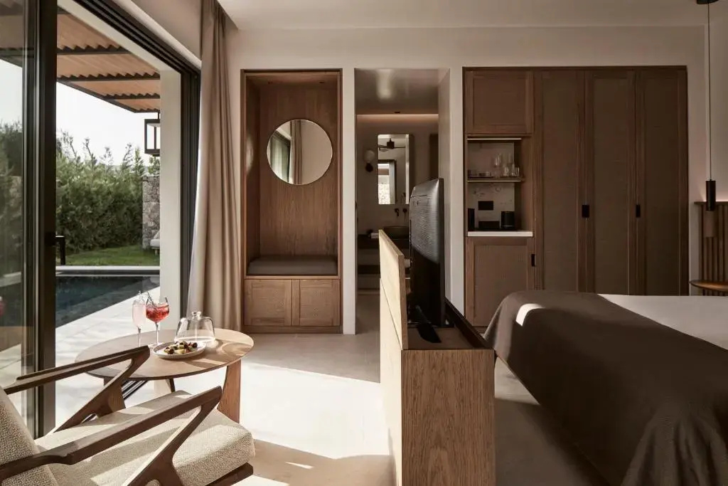 Majestic with Private Pool Double Suite (full double bed)