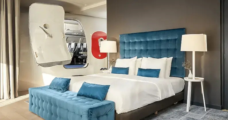 Double 737 Cockpit Suite full double bed