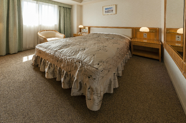 Double Suite (full double bed)