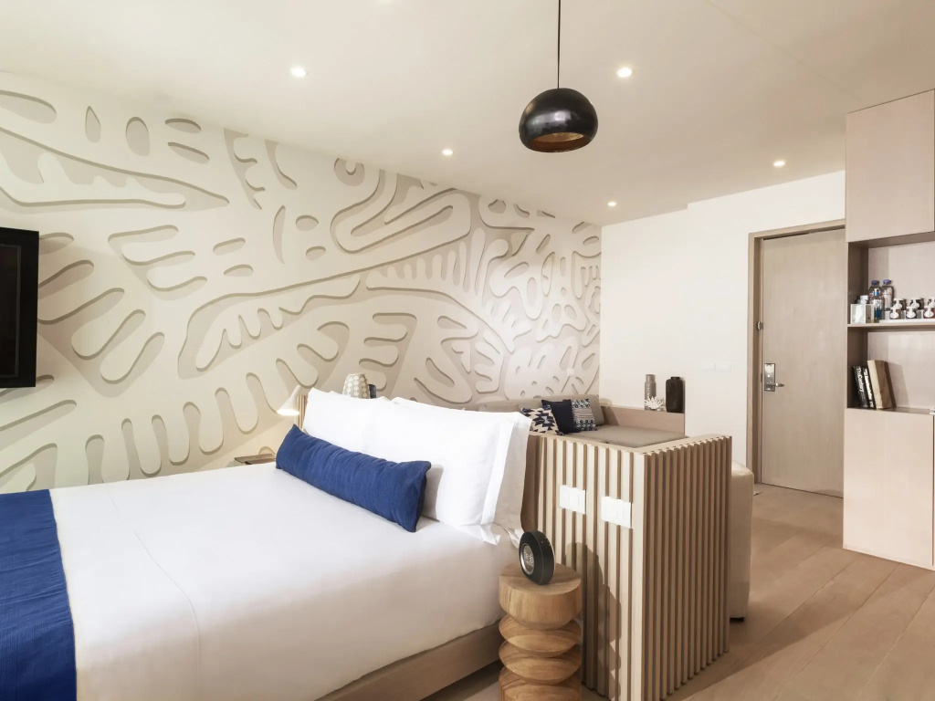 Deluxe Double room oceanfront (full double bed)