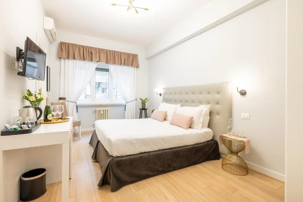 Double room (full double bed)