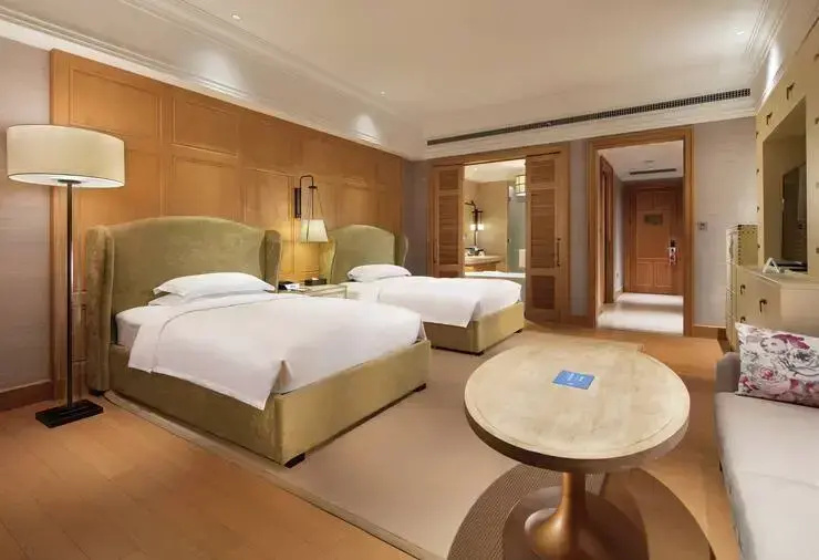 Double room with lake view (twin beds)