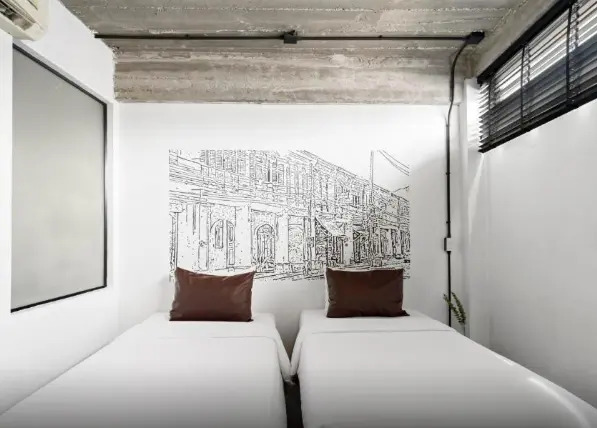Двухместный номер Standard c 1 комнатой двуспальная кровать в Quip Bed & Breakfast Phuket Hotel