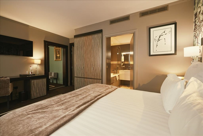 Rive Gauche Double Suite full double bed