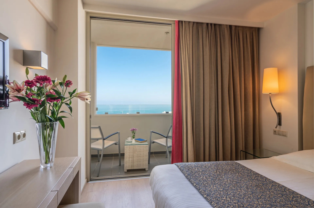 Double room with sea view (twin beds)