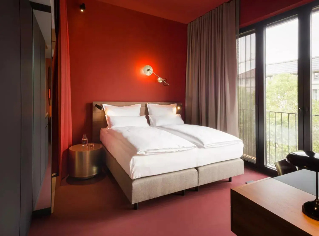 Lu Double Suite (full double bed)