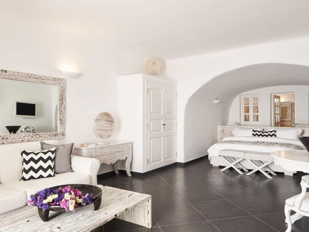 Superior with Jacuzzi Double Suite Sea View (full double bed)