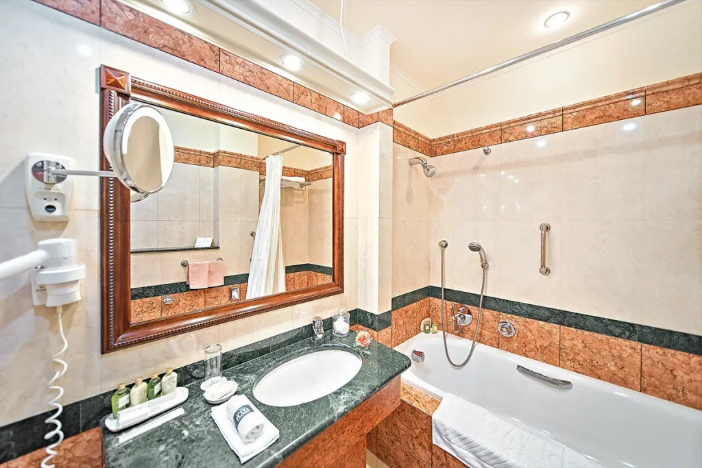 CARLSBAD PLAZA Medical Spa & Wellness hotel - Chambres