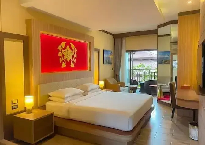 Deluxe Double room with balcony and with pool view (full double bed)
