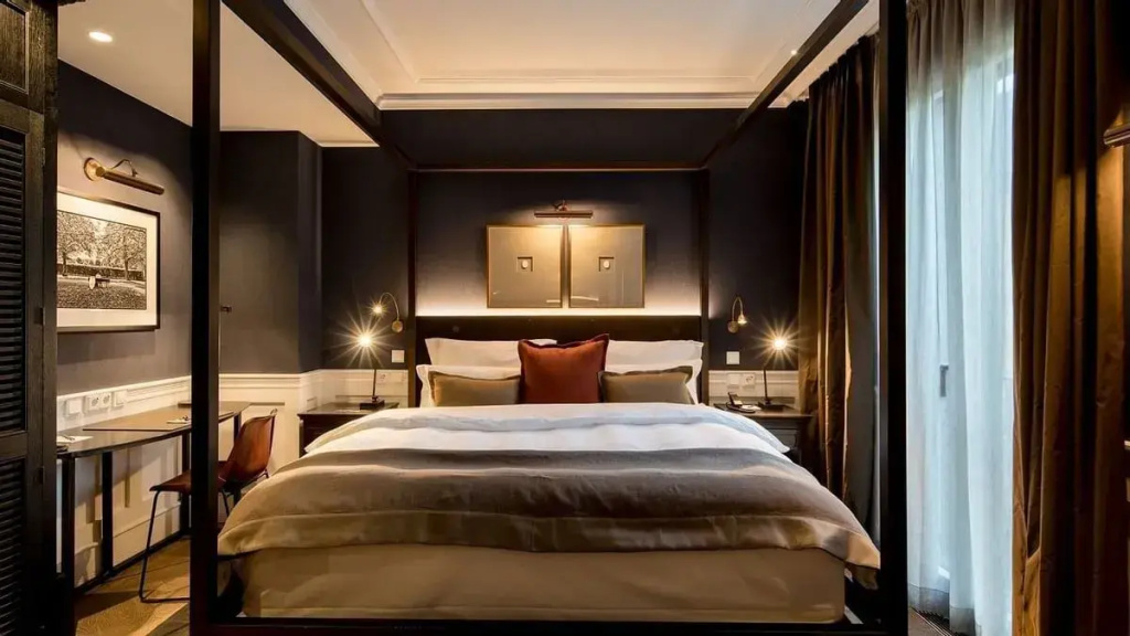 Deluxe Double room (full double bed)