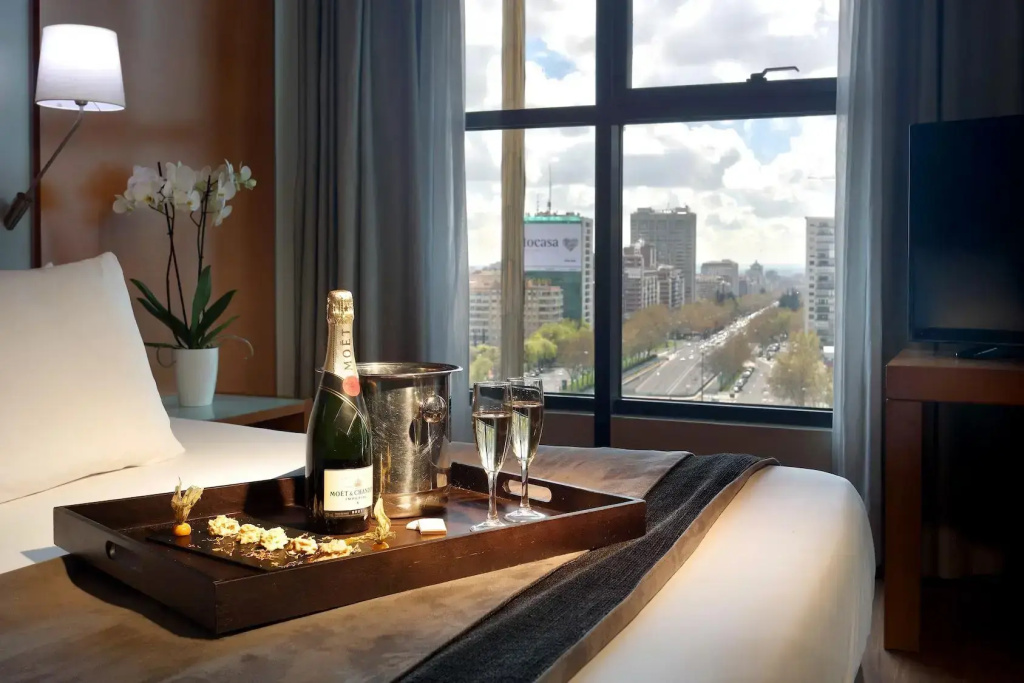 Romantic Double room (full double bed)