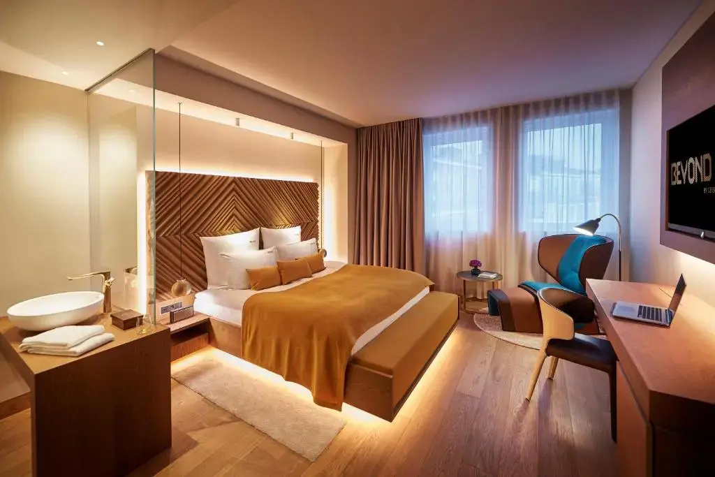Double room (full double bed)