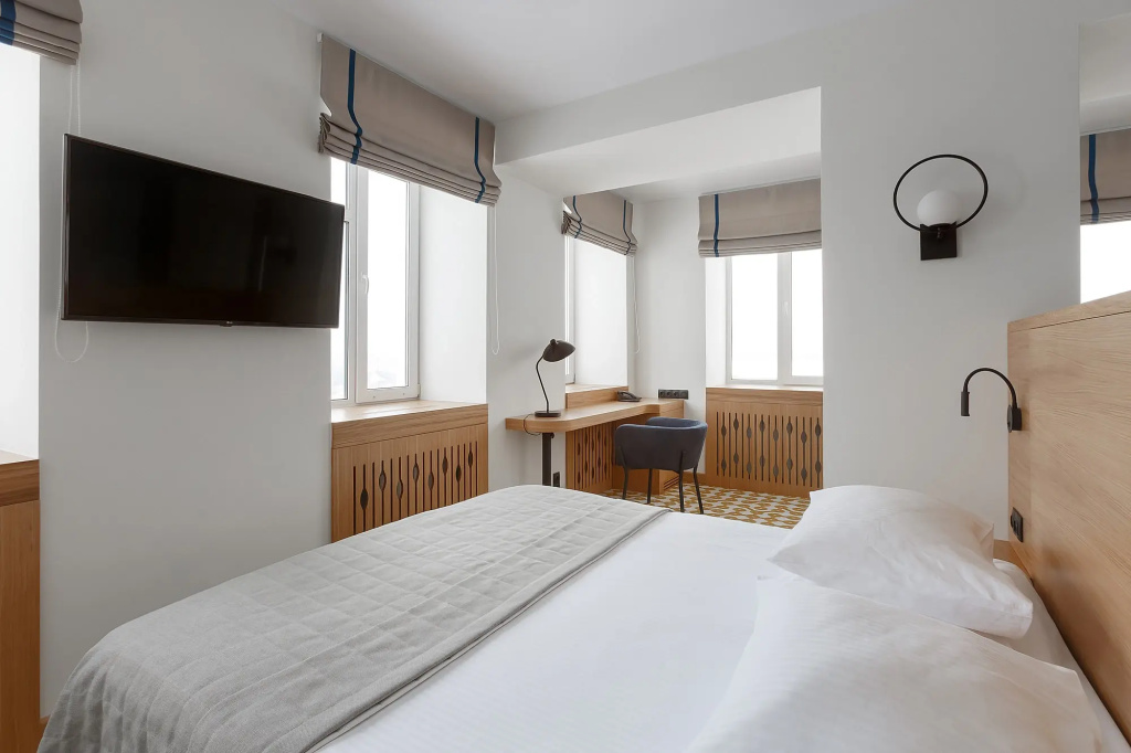 Vladimir Hotel Room Type - Separate Building Double Junior Suite full double bed