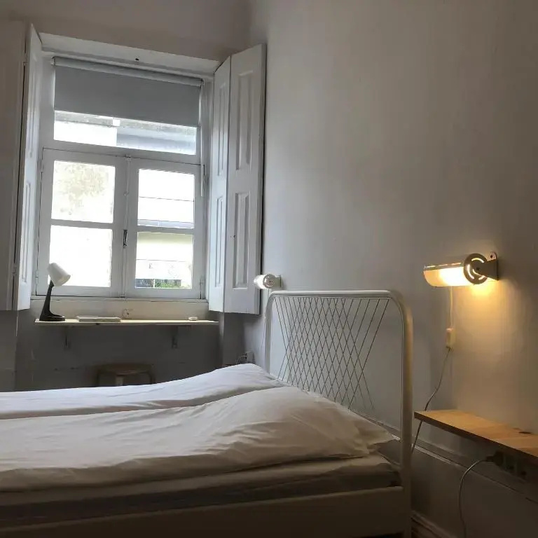 Small Double room (full double bed)