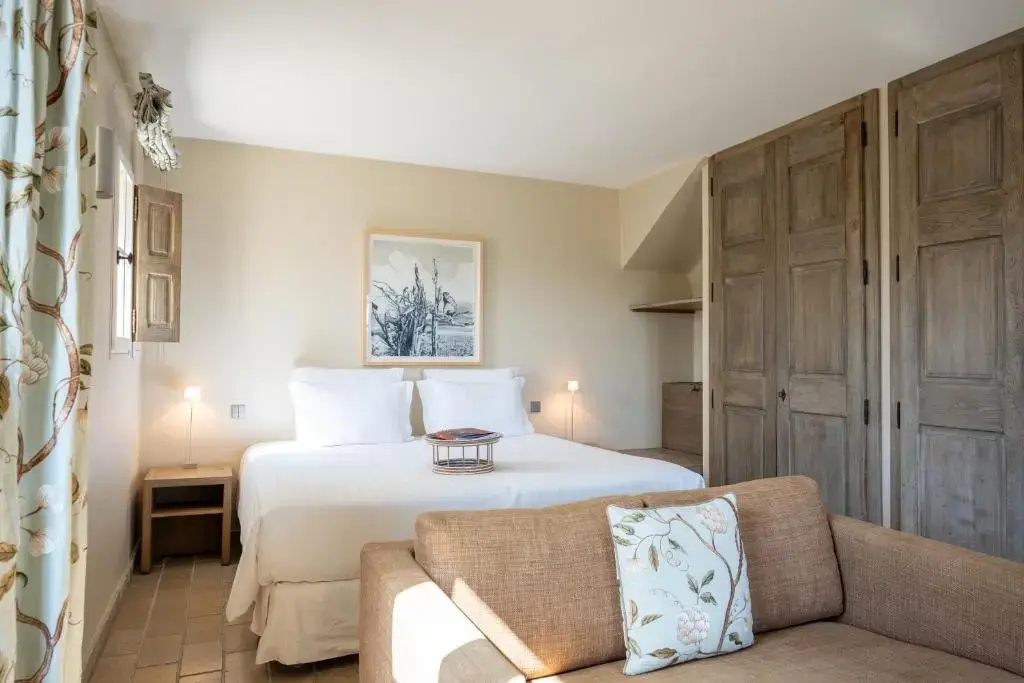 Charm Double room (full double bed)