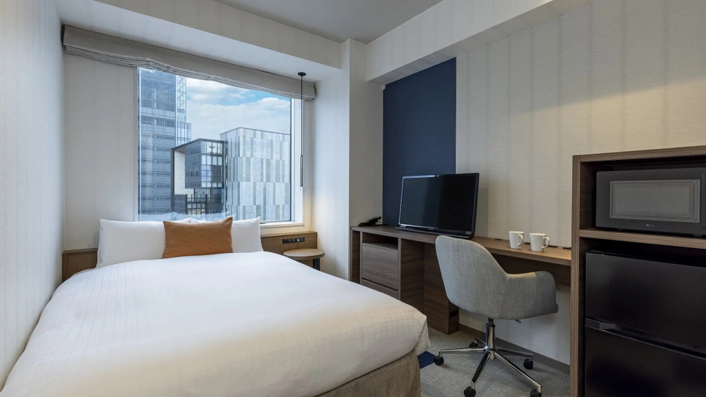 Moderate (140cm Wide Bed) Double room full double bed