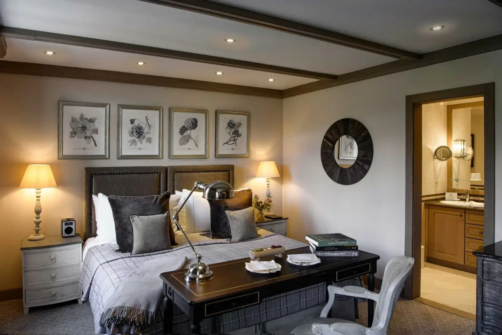 Classic Double room (full double bed)