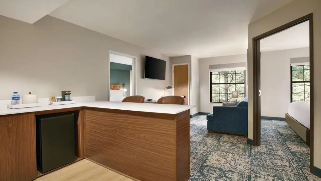Four Points by Sheraton Raleigh Arena - Chambres